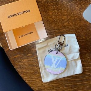 LOUIS VUITTON
Monogram Escale Bag Charm Key Holder Pastel